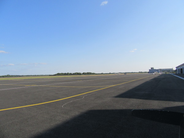 Aérodrome d'Orléans sous un soleil magnifique